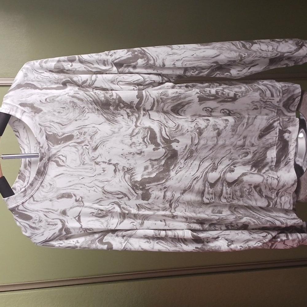 SUNDOWN by SPLENDID OLIVE GREEN MARBLED PRINT SWEATSHIRT SIZE MEDIUM
